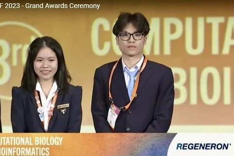 Vietnamese students win prizes at int’l science and engineering fair