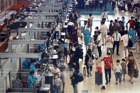 Air passenger volume soars during first five months 