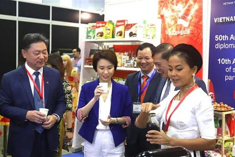 Vietnam joins int’l coffee, tea expo in Singapore