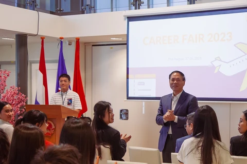 Vietnamese students in Netherlands hold career fair