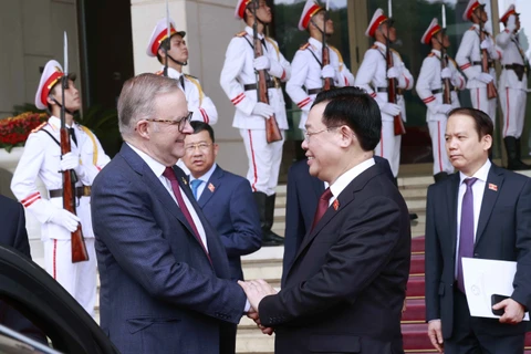 Top legislator of Vietnam meets with visiting Australian PM