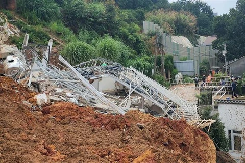 Five rescued from Da Lat landslide