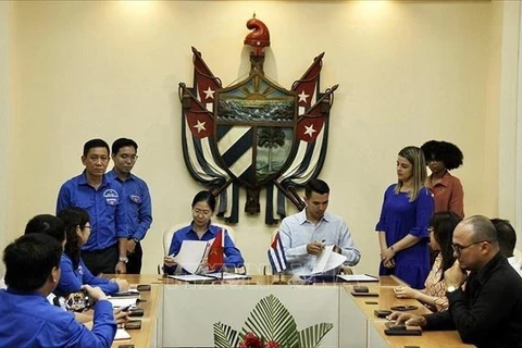 Vietnamese, Cuban youth unions strengthen cooperation