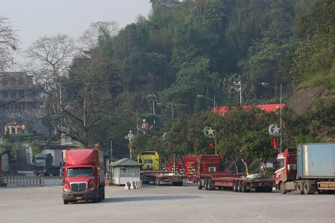 Border gates in Lang Son province maintain regular operations