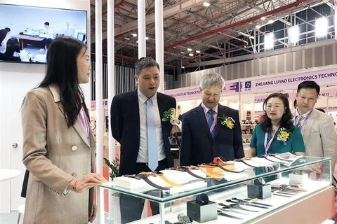 Smart appliances, gift expos open in HCM City