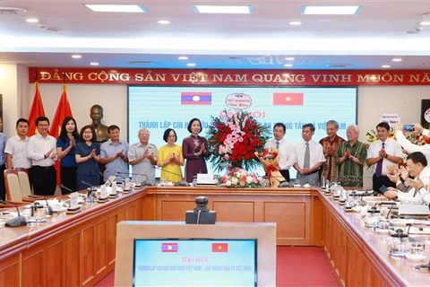 VNA establishes chapter of Vietnam-Laos friendship association