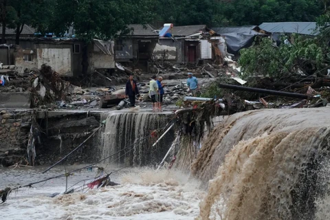  Vietnam sends sympathy to China over flood losses