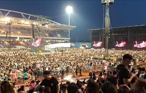 Over 3,000 int'l visitors come to Hanoi for BlackPink concert