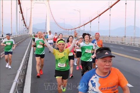 Vietnamese athletes shine at Manulife Da Nang International Marathon