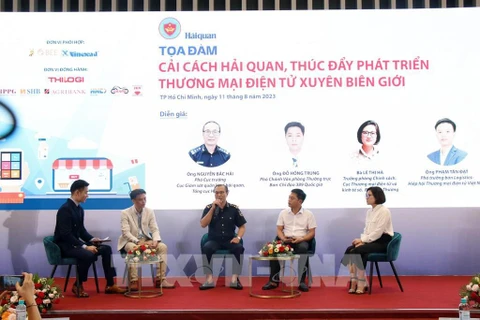 Vietnam urged to devise suitable policies for cross-border e-commerce