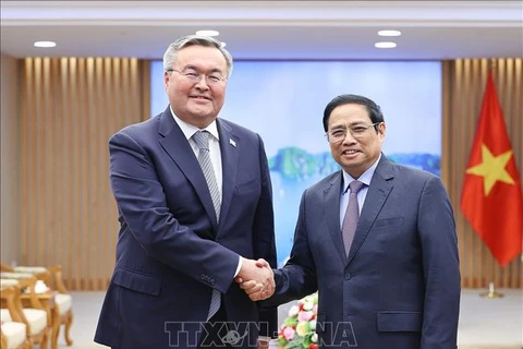 Kazakh President’s Vietnam visit hoped to lift bilateral ties to new height