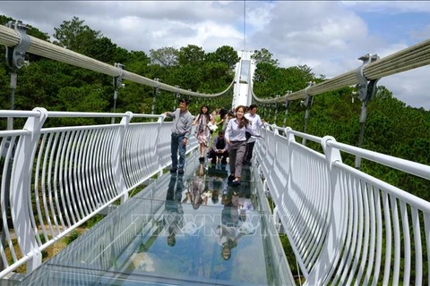 First Da Lat glass bridge opens