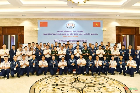 Exchange programme of Vietnamese, Chinese young coast guard officers kicks off