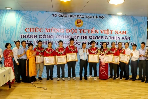 Hanoi students win prizes at Int’l Olympiad on Astronomy and Astrophysics