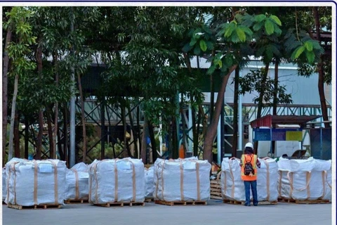 Vincem Ha Tien exports first cement batch to US