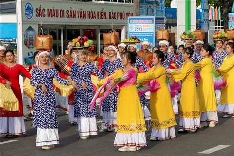 Binh Thuan opens street festival for first time