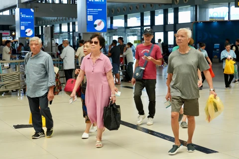 Passengers through Noi Bai int’l airport up slightly before holiday