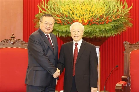 Party chief receives Chinese party official 