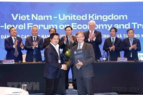 Symposium talks achievements, prospects of Vietnam - UK relations