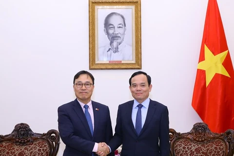 Deputy PM hosts new RoK Ambassador