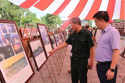 Exhibition on Hoang Sa, Truong Sa underway in Cao Bang