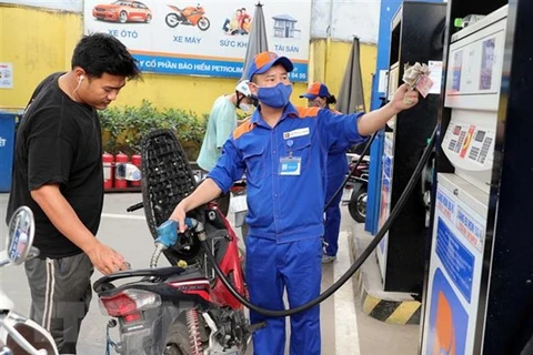 Petrol prices forecast to fall 9% on Oct.11