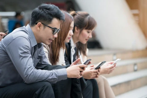 Thai people devoted to mobile: study