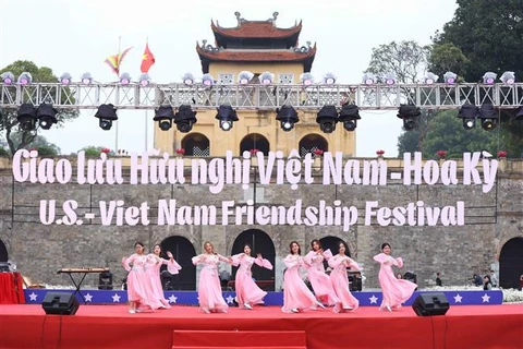 Vietnam-US friendship festival held in Hanoi