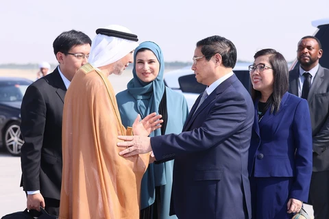 Prime Minister arrives in Hanoi, concluding working trip to UAE, Turkey