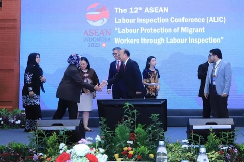 ASEAN seeks to promote migrant worker protection