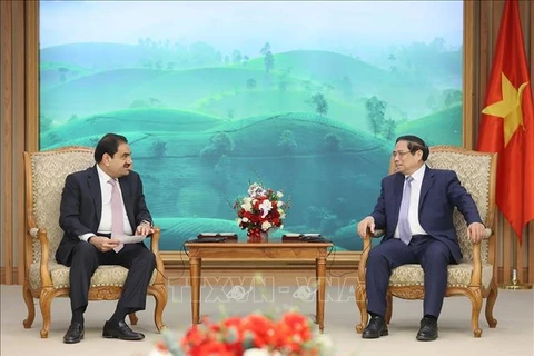 PM receives Chairman of Adani Group in Hanoi