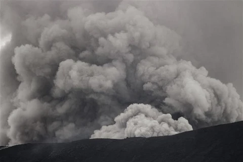Indonesia: Marapi volcano eruption shuts Minangkabau airport down
