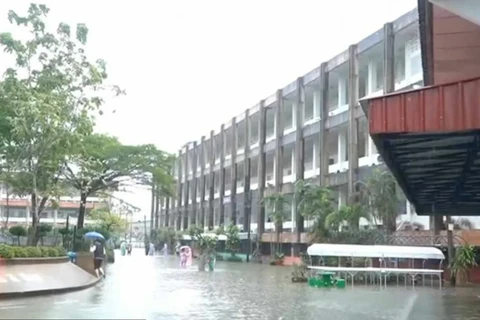 Flooding in southern Thailand affects tens of thousands of people