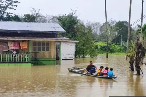 Malaysia floods force over 9,000 to evacuate