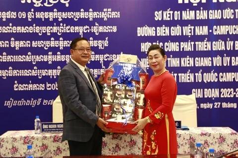 Vietnamese, Cambodian provinces review border development efforts
