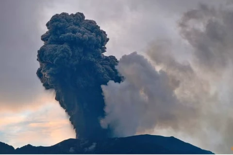 Indonesia evacuates 6,500 people due to volcanic eruption