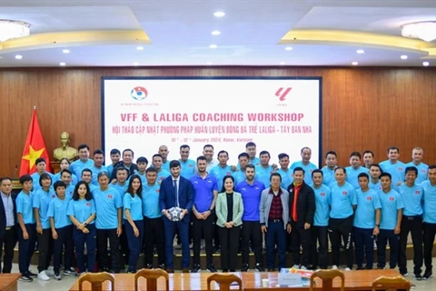 La Liga experts instruct, updated training methods for Vietnamese coaches