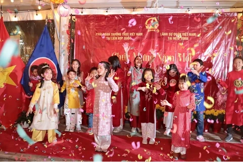 Tet gathering held for Vietnamese in New York