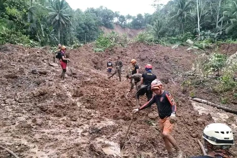 Philippines rescues 45 survivors in landslide