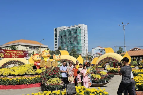 Localities report growth in tourist number during Tet holiday