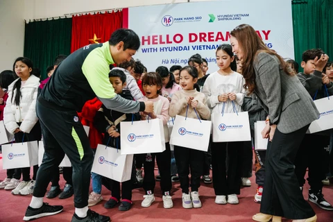 “Hello Dream Day” charity event comes to disabled children in Hanoi