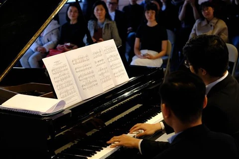 Da Lat festival: Classical music taken out of auditorium for first time