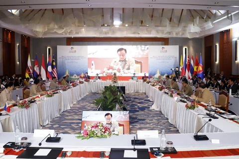 Vietnam attends 28th ASEAN Finance Ministers’ meeting