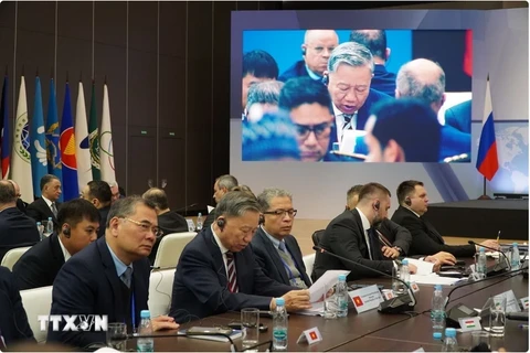 Vietnam attends international security meeting in Russia