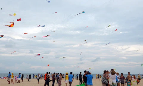 Flying kites - Happiness on a string