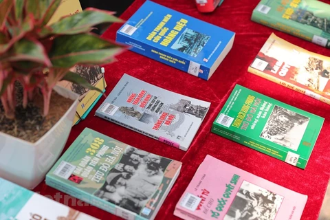 Hanoi Library marks Capital Liberation Day with publications