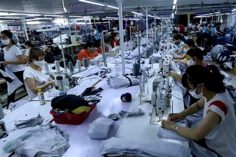 Hanoi’s exports fall slightly in first four months