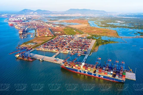 Seaports strive to keep up with global green trend