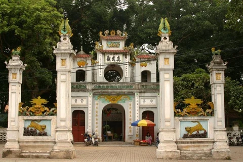 Visiting Quan Thanh - Northern guardian temple of Thang Long citadel