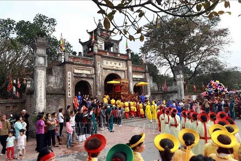 Tomb of Kinh Duong Vuong-a spiritual place attracts a lots of tourists